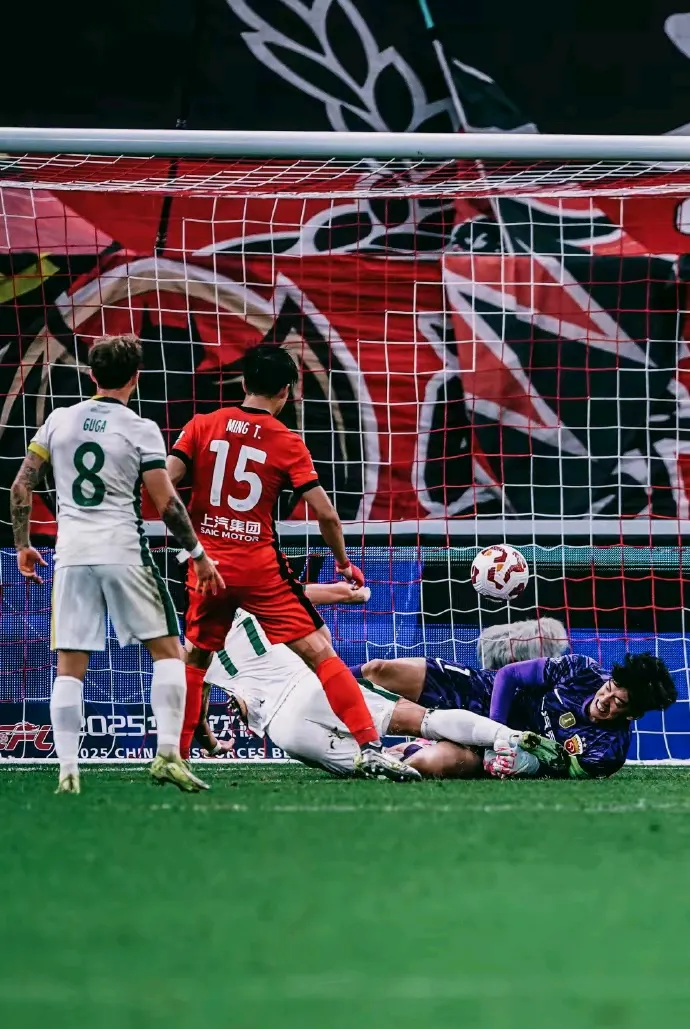 守门员因伤无法参加下一场重要比赛 守门员因伤无法参加下一场重要比赛