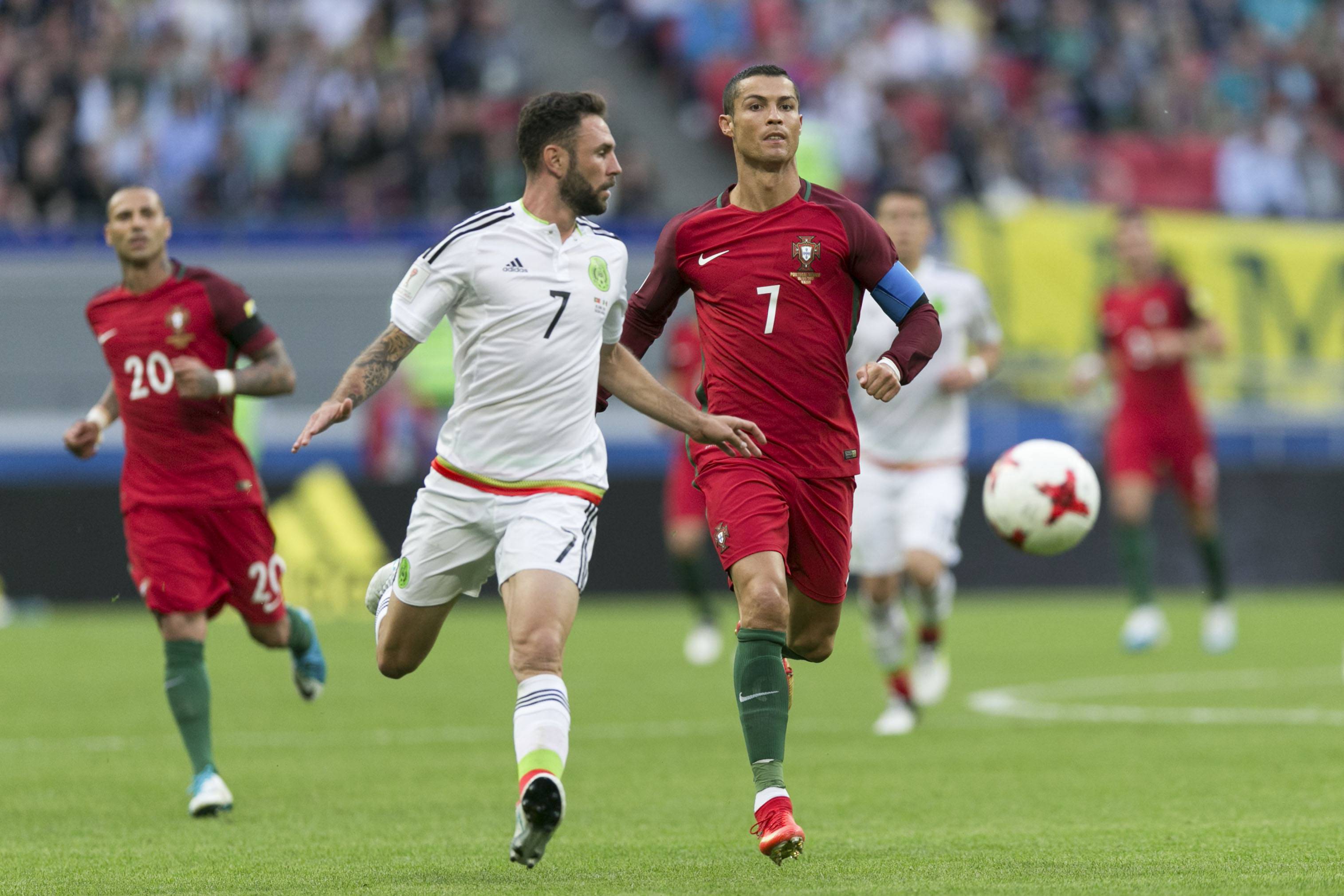 爱游戏网页版-足球运动赛事紧张激烈，精彩看点不断涌现的简单介绍