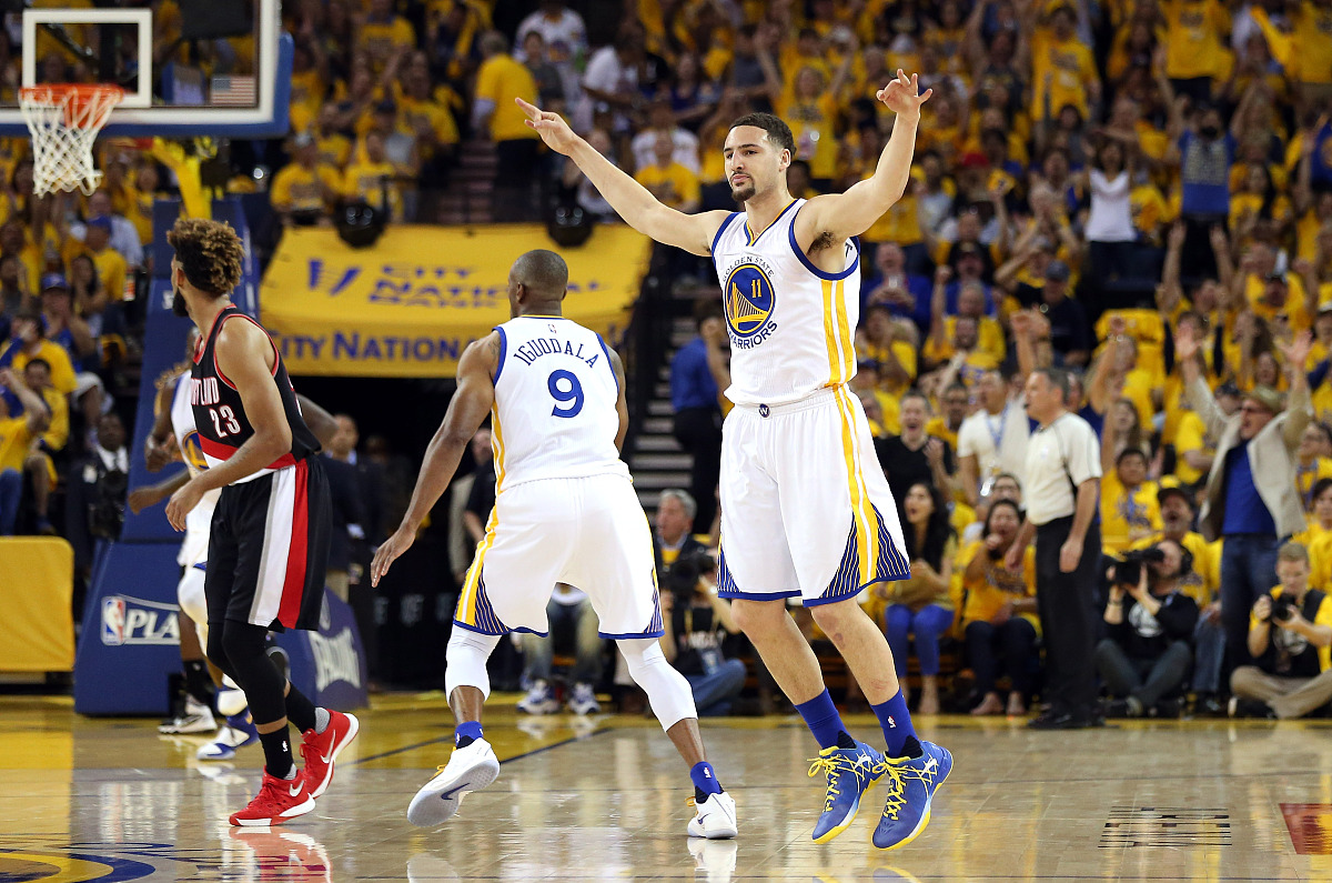 爱游戏app下载地址-勇士队在比赛中展现出色的表现