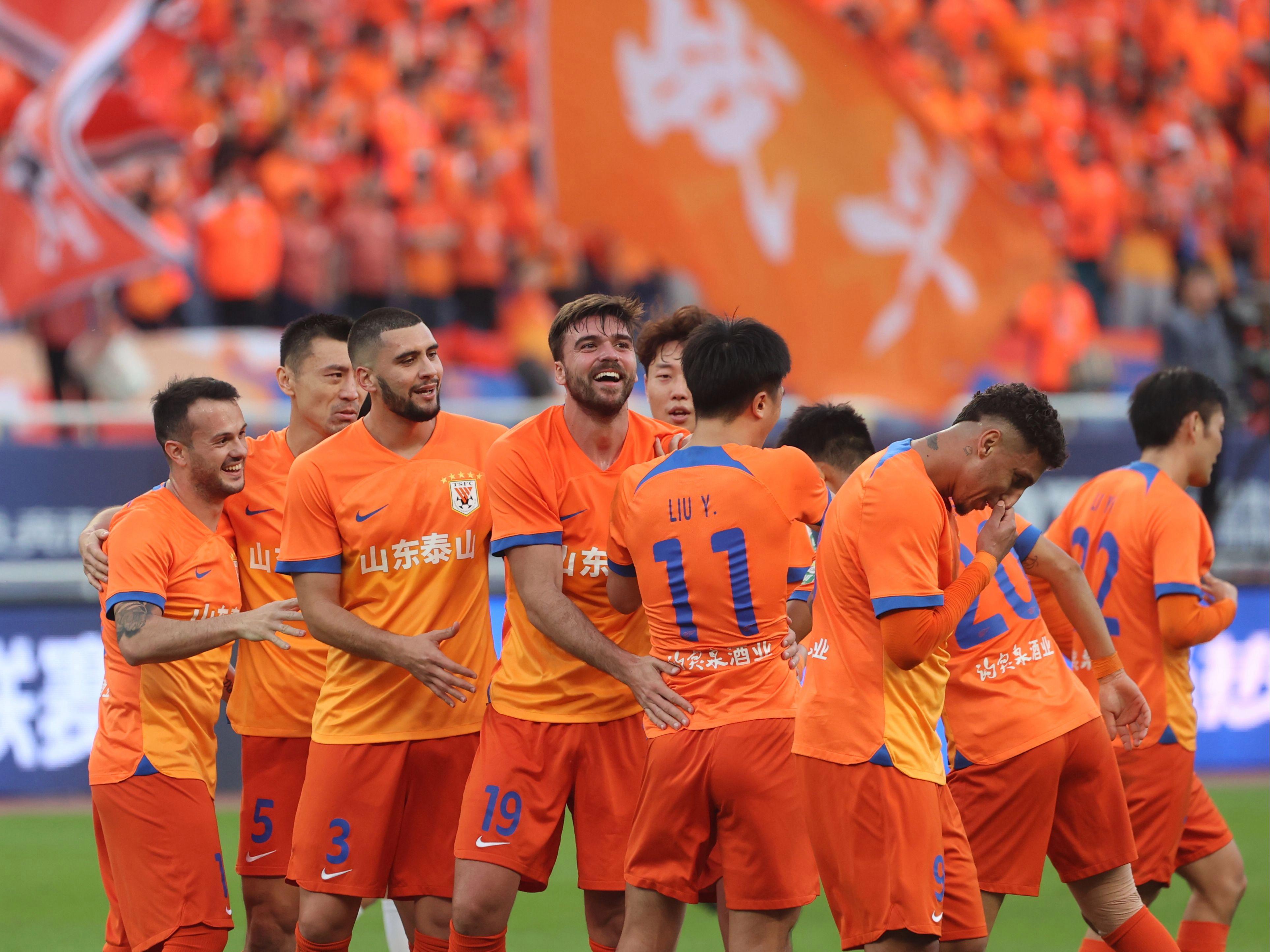 进球狂潮!比赛中球员们陆续打入多个进球 进球狂潮!比赛中球员们陆续打入多个进球