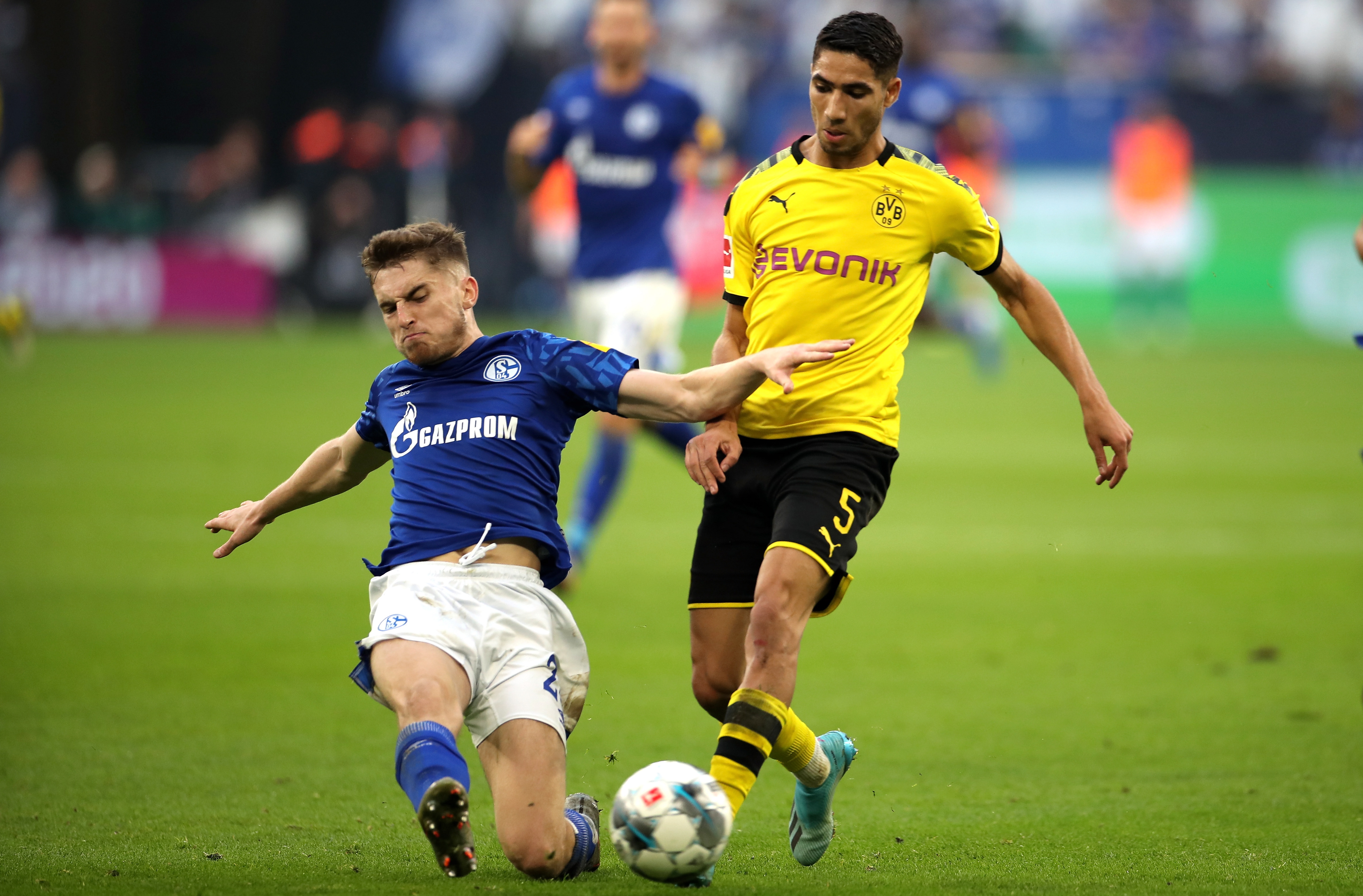 爱游戏app-沙尔克04客场战平不休斯堡