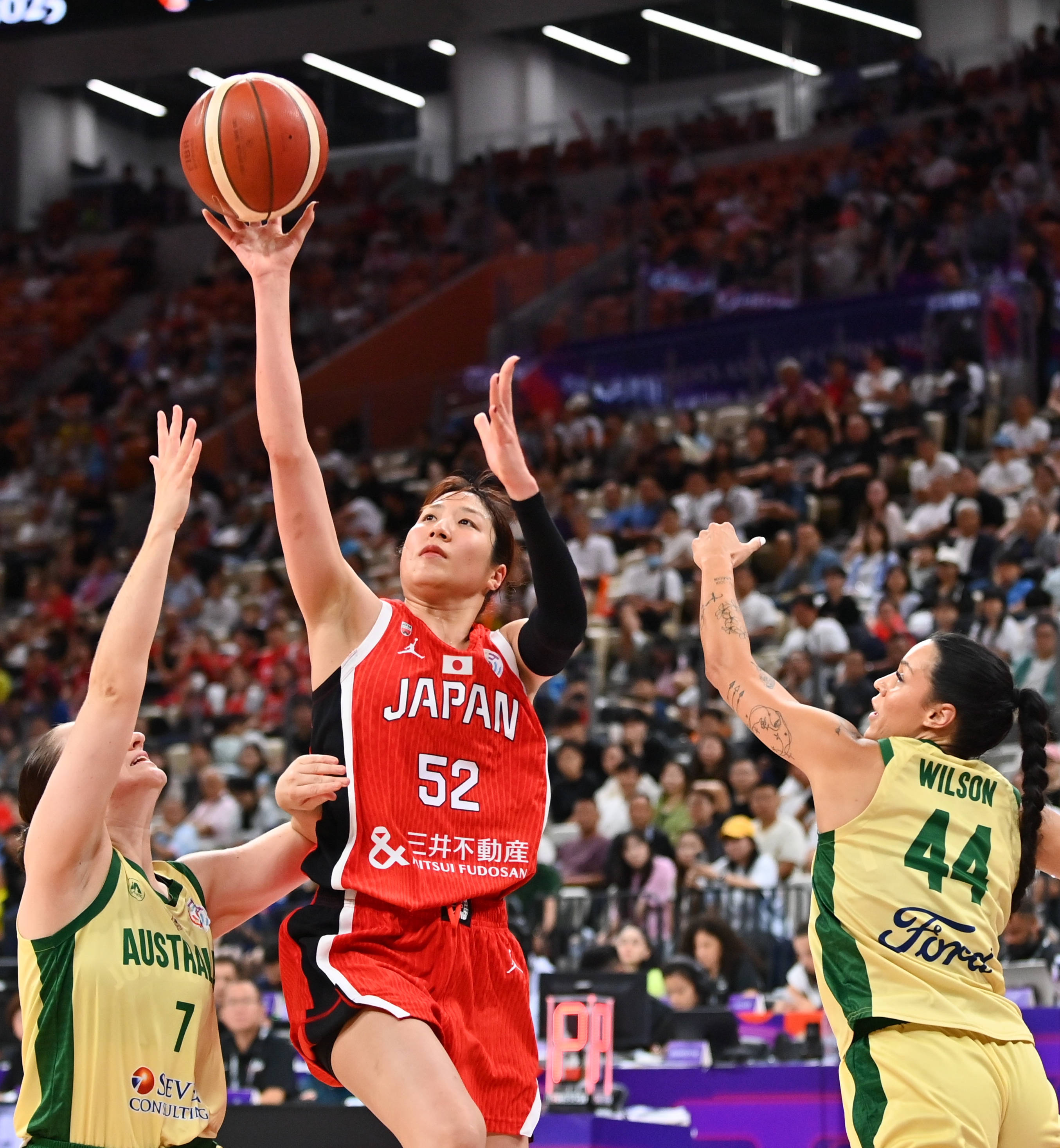 澳大利亚篮球明星勇夺得分王,助球队跻身前列 澳大利亚篮球明星勇夺得分王,助球队跻身前列