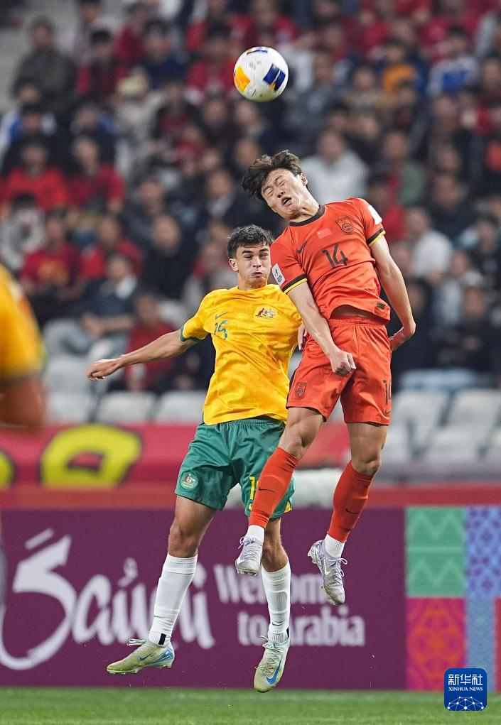 亚洲球队在国际足球比赛中表现抢眼