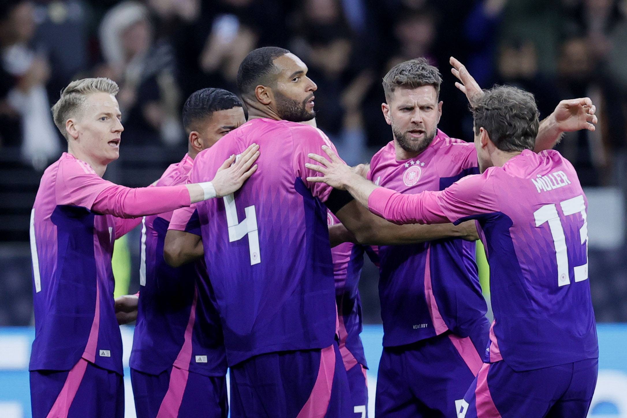 爱游戏vip注册-瑞士队成功晋级欧锦赛预选赛决赛