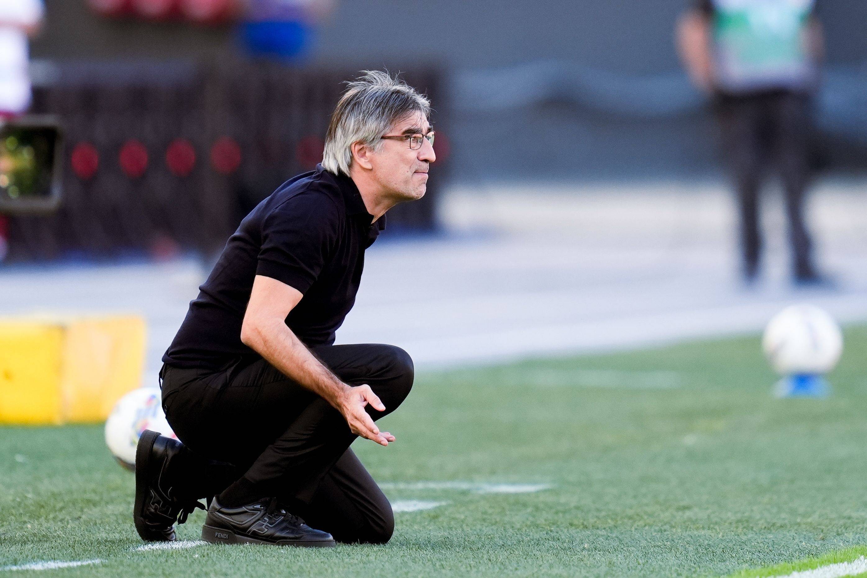 南安普顿后卫出色防守,帮助球队守住比分 南安普顿后卫出色防守,帮助球队守住比分