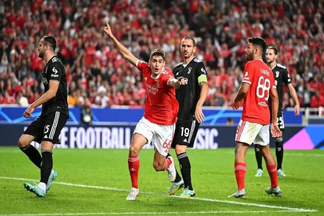 爱游戏地址-里昂客场惜败摩纳哥，遭遇联赛失利的简单介绍