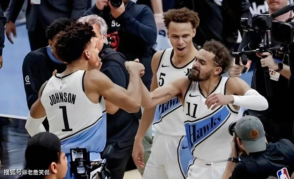 包含老鹰后场组织不力,年轻球员尚需磨练的词条 包含老鹰后场组织不力,年轻球员尚需磨练的词条