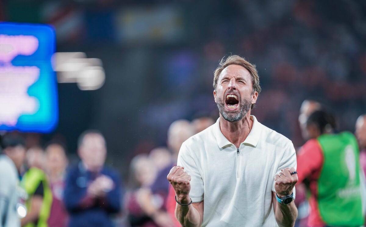 爱游戏官方-英格兰球星在比赛中表现出色