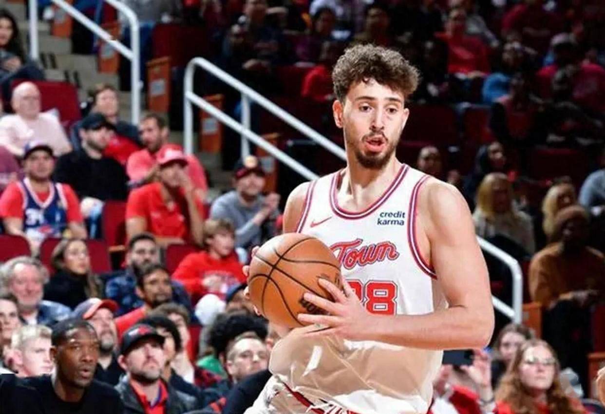 爱游戏官方-火箭大胜灰熊，掀翻对手牢固防线