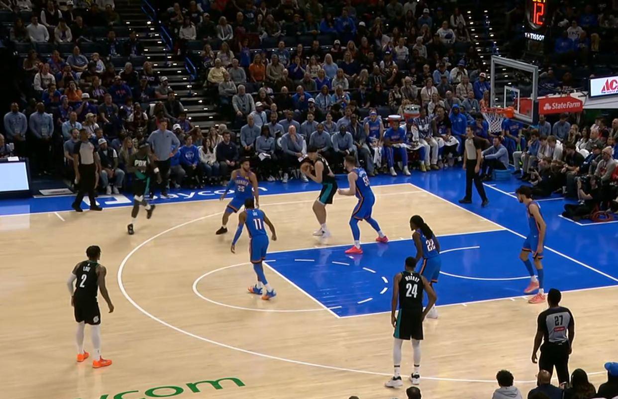 爱游戏在线登录-开拓者靠着外线投射击败对手