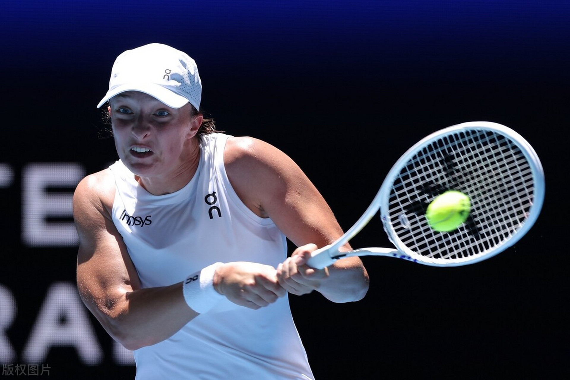 摩纳哥队在网球比赛中赢得胜利